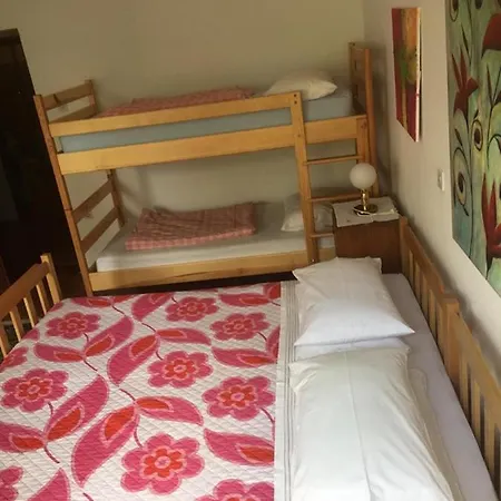 Hostel-sezanalokev Bed and breakfast Sežana