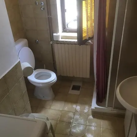 Bed & Breakfast Hostel-sezanalokev